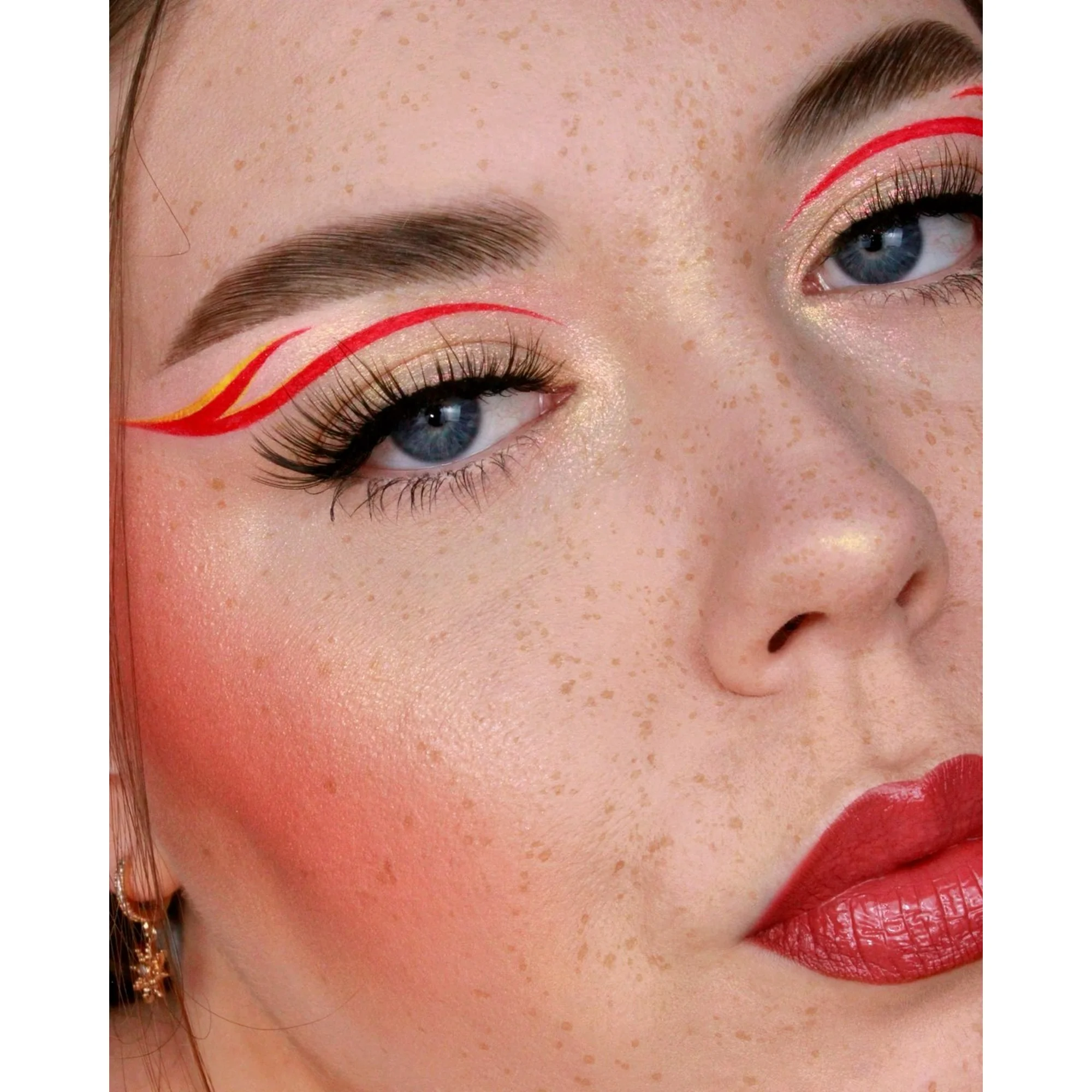Relove Water Activated Eyeliner - Imagen 5