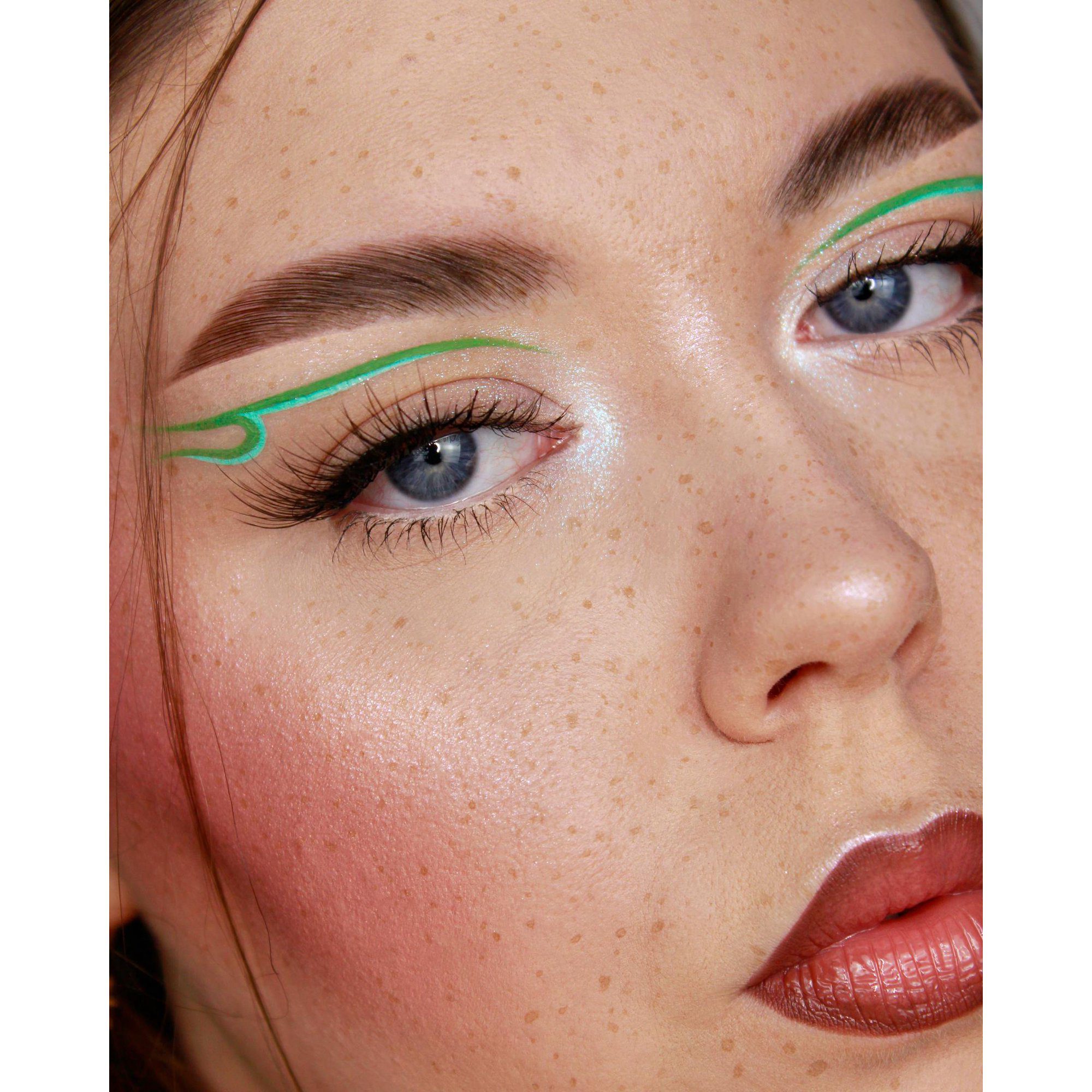 Relove Water Activated Eyeliner - Imagen 2