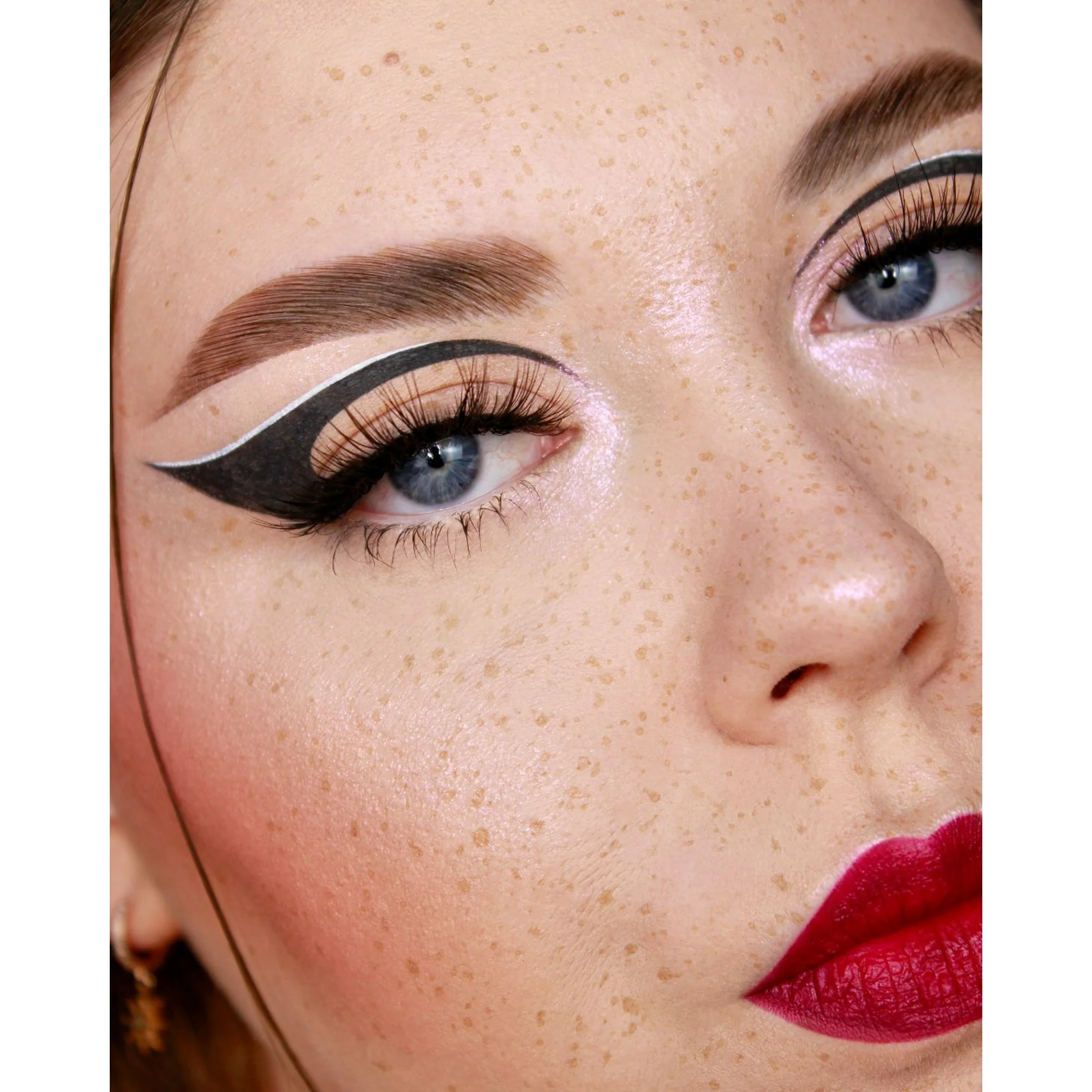 Relove Water Activated Eyeliner - Imagen 3