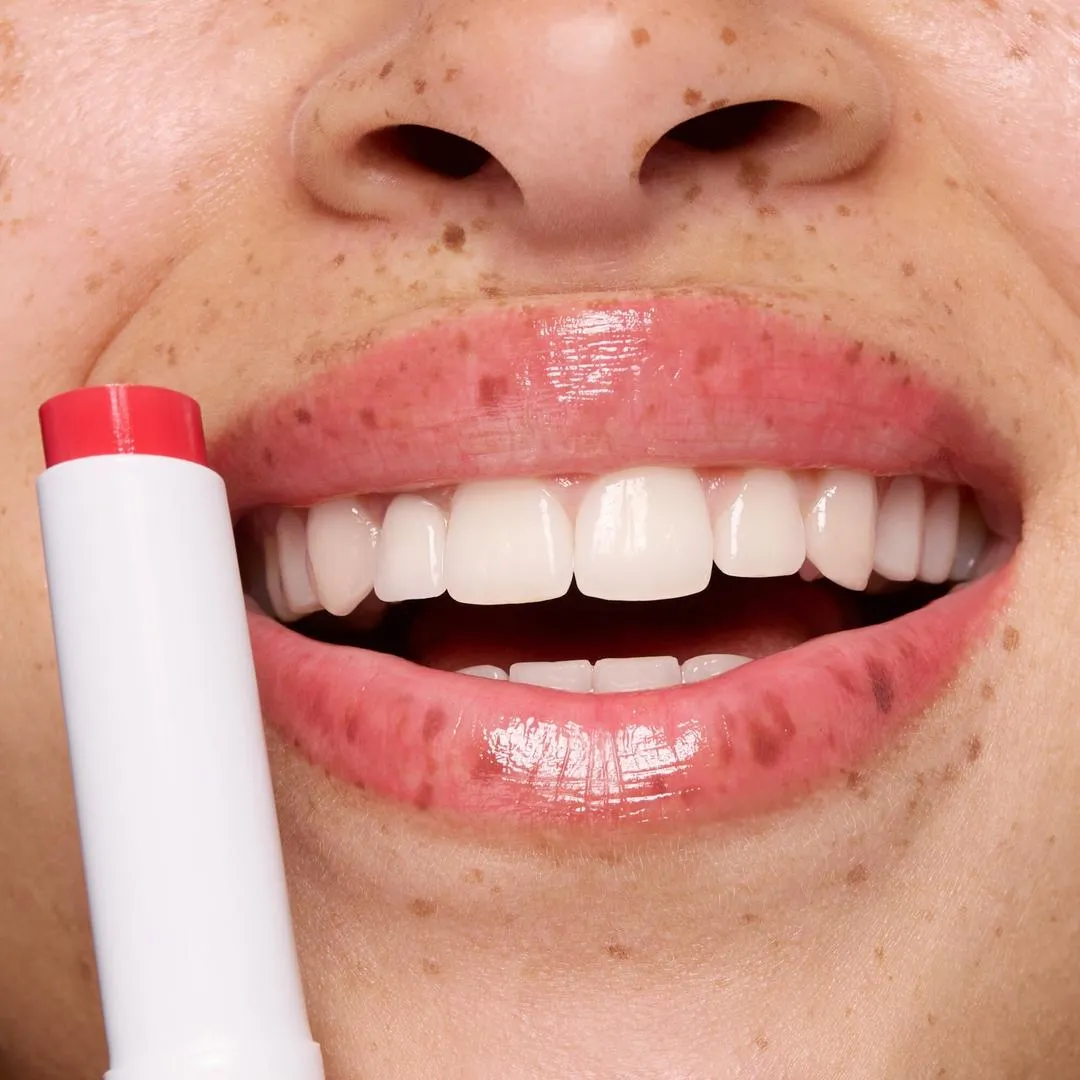 Essence Juicy Bomb Glossy Butter Balm - Imagen 7