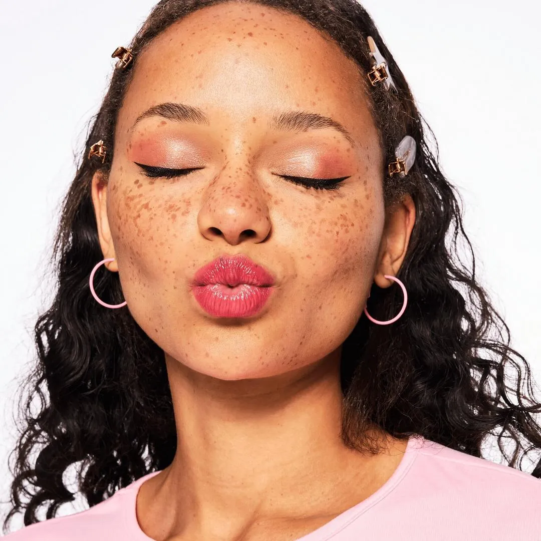 Essence Juicy Bomb Glossy Butter Balm - Imagen 6