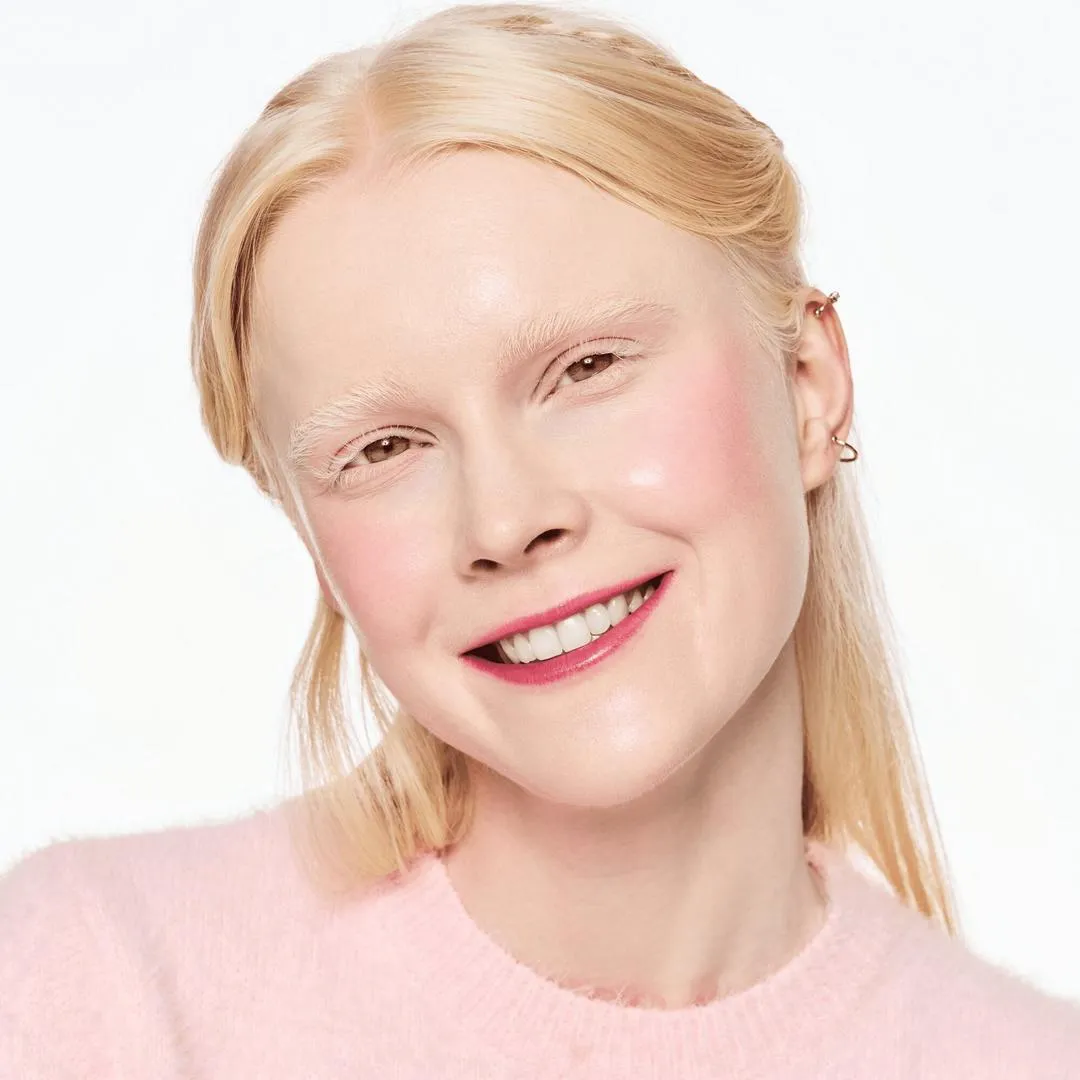 Essence Juicy Melon Tinted Lip & Cheek Balm - Imagen 3