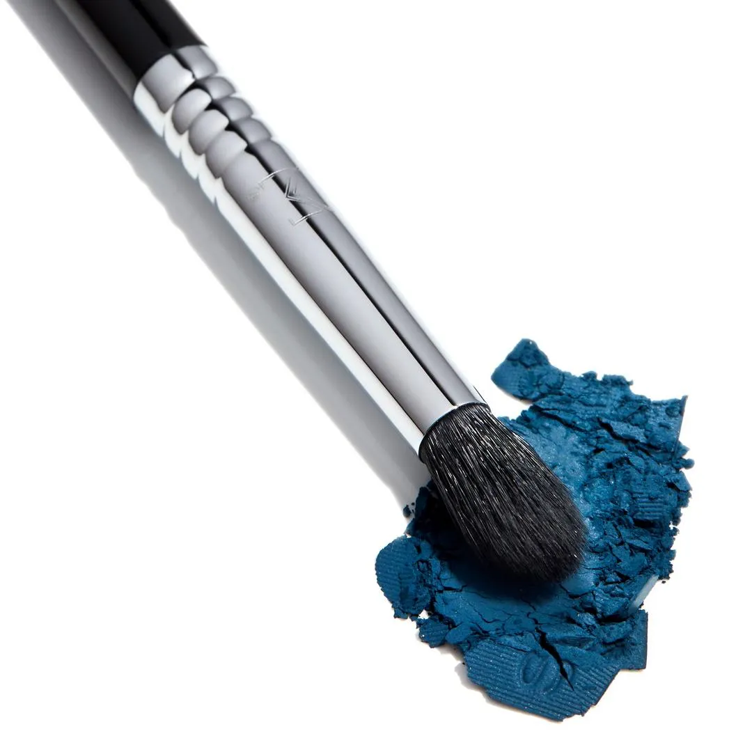 Sigma Beauty E45 Small Tapered Blending Brush - Imagen 2