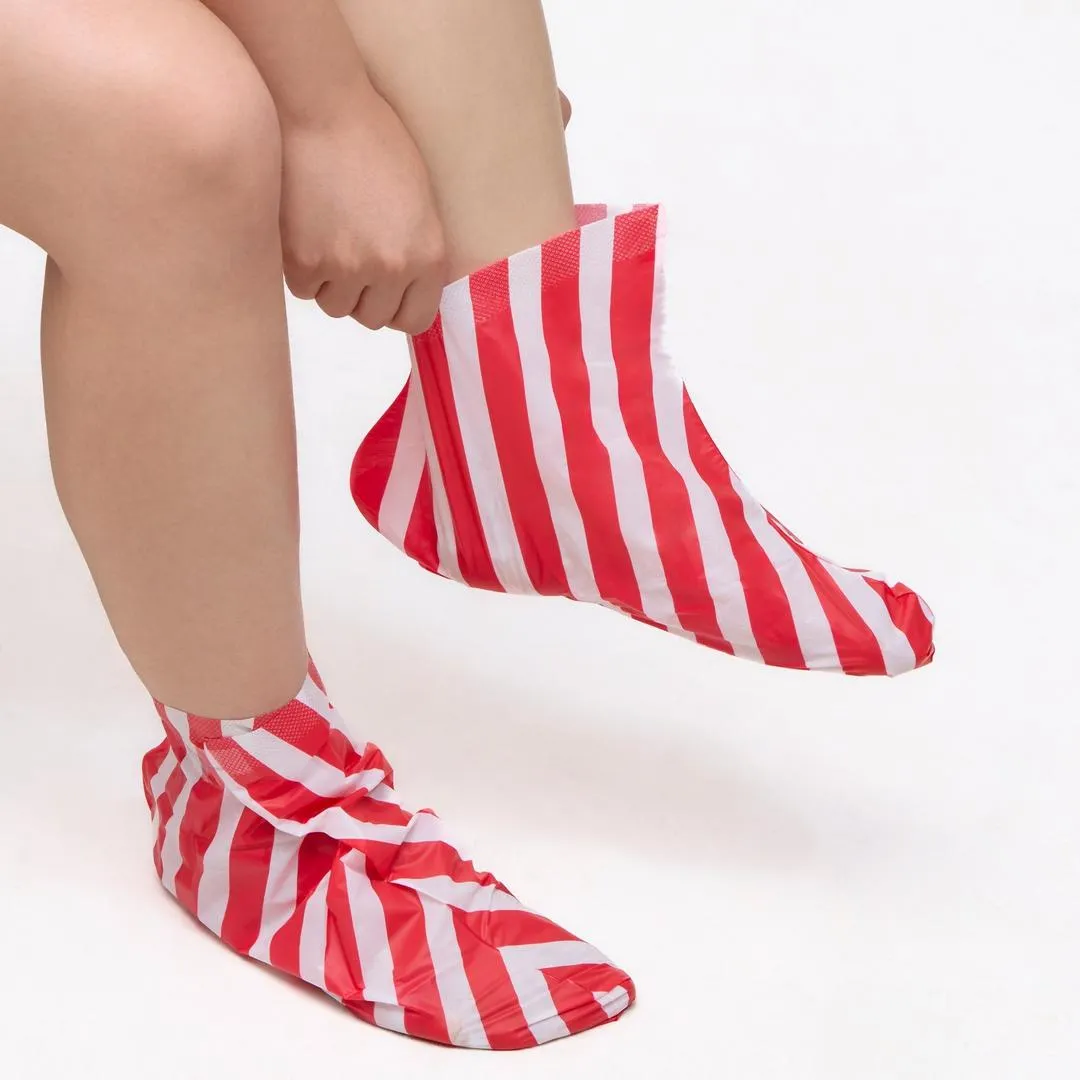 TONYMOLY White Chocolate and Peppermint Hydrating Foot Mask - Imagen 2