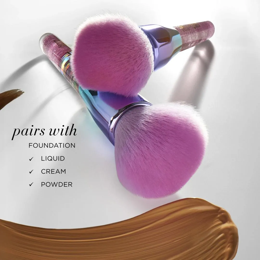 IT Cosmetics IT Brushes x Wicked Limited-Edition Glinda Foundation Brush - Imagen 2