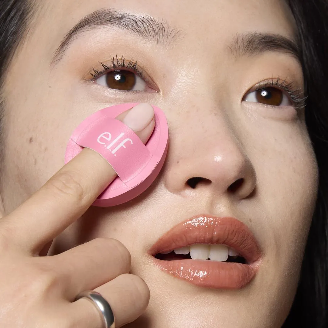 e.l.f. Cosmetics Pillow Puff Concealer Sponge - Imagen 2