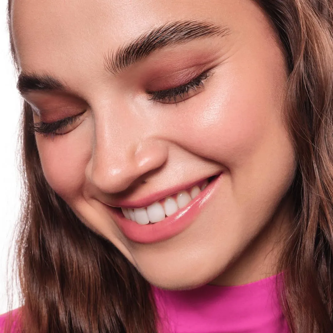 Essence Satin Blend Gel Eyeliner - Imagen 2