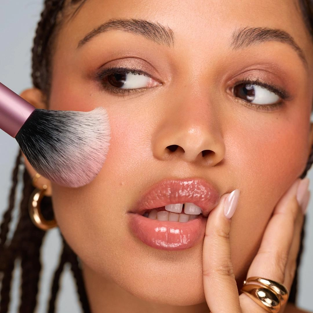 Real Techniques Precision Blush Brush - Imagen 2