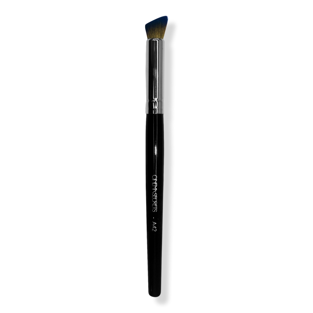 Cinema Secrets A42 - Angled Concealer Brush